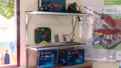 អ្នកបង្កើតថ្ងៃស្អែក